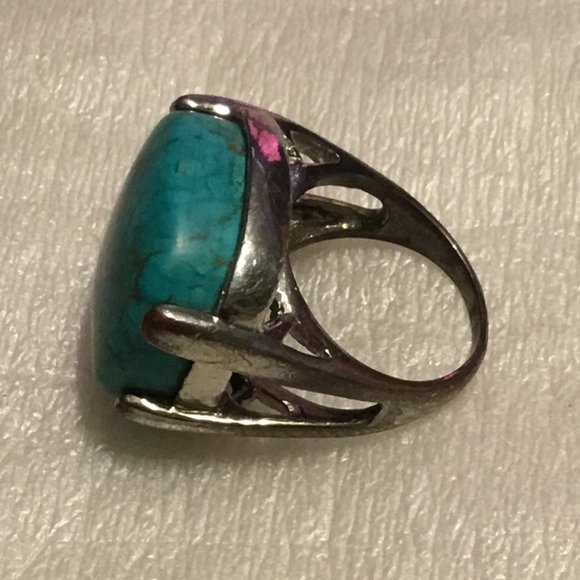 Large Turquoise stone ring - Picture 6 of 13